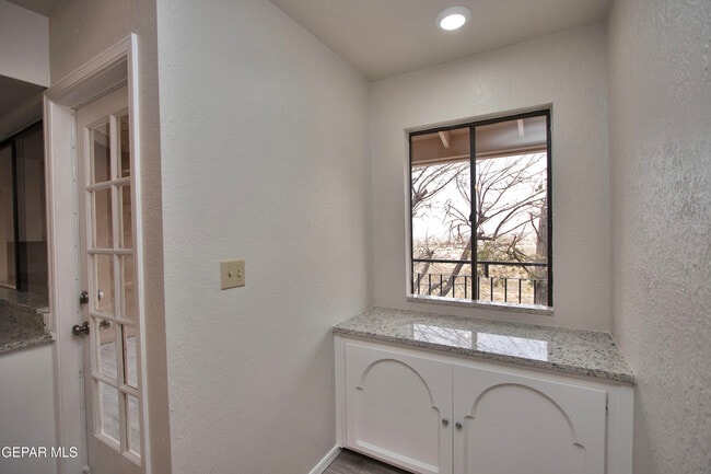 Building Photo - 5711 Mira Grande Dr