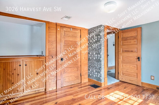 Building Photo - 3026 Harvest Ave SW