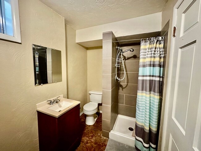 Building Photo - SPACIOUS HOME IN DESIRABLE HOT SPRINGS, 1....