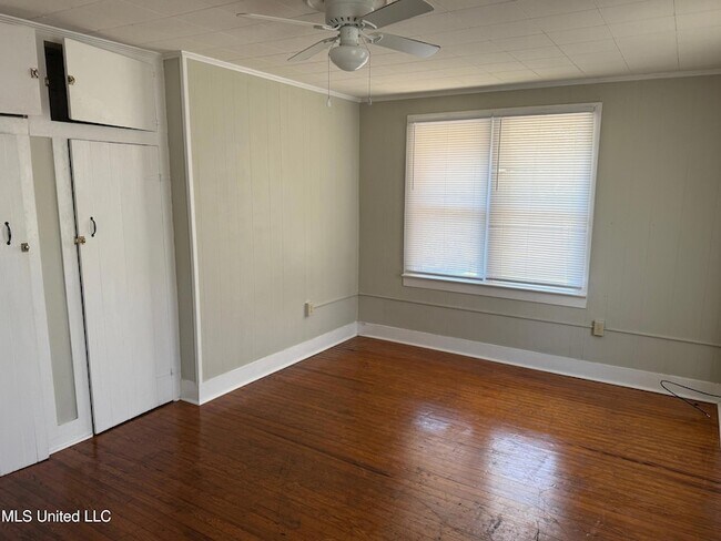 Building Photo - 3518 Southward Dr