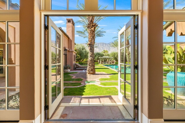Building Photo - 1650 Ave Sevilla