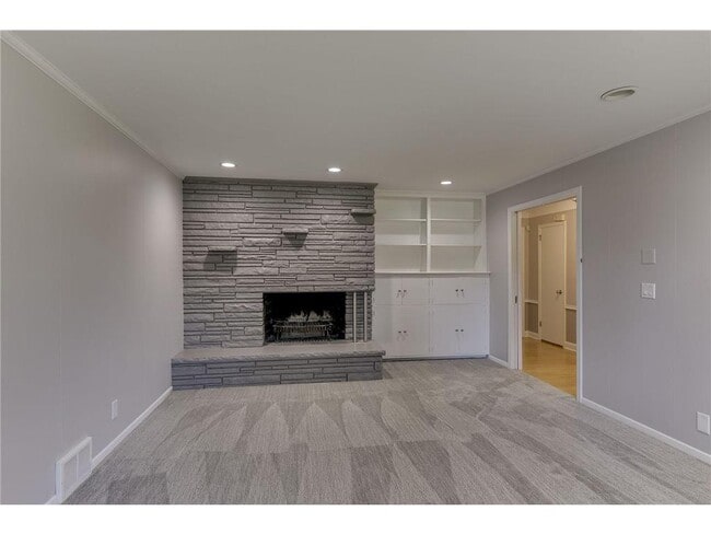 Building Photo - 4222 Basswood Rd