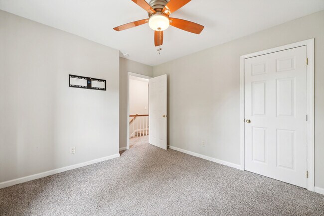 Building Photo - 1610 S Wade Ave