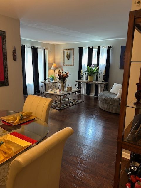 Building Photo - Adorable 2BR 1.5BA w/ Attached Garage • Yard in Roselawn