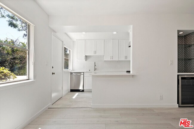 Building Photo - 3635 Kalsman Dr