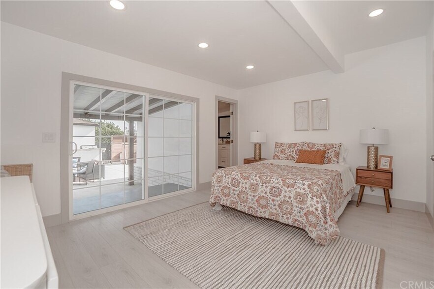 Building Photo - 3600 Gardenia Ave