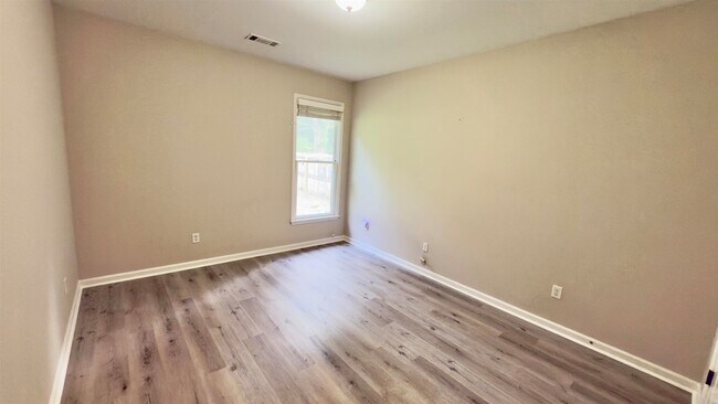 Building Photo - 4792 White Pass Dr