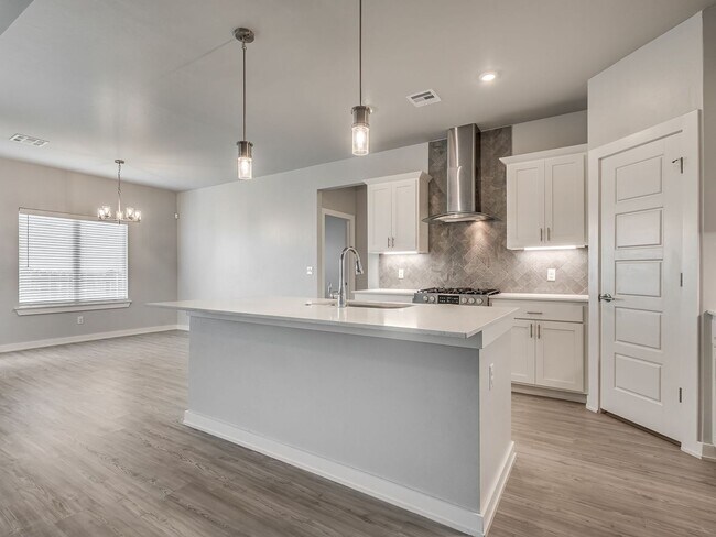 Building Photo - Beautiful New Construction Home in Edmond