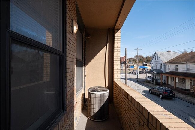 Building Photo - 232 3rd Ave