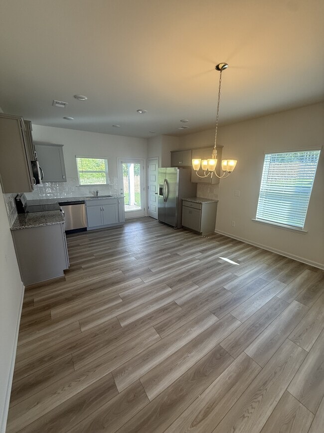 Building Photo - 184 Fair Oak Ln