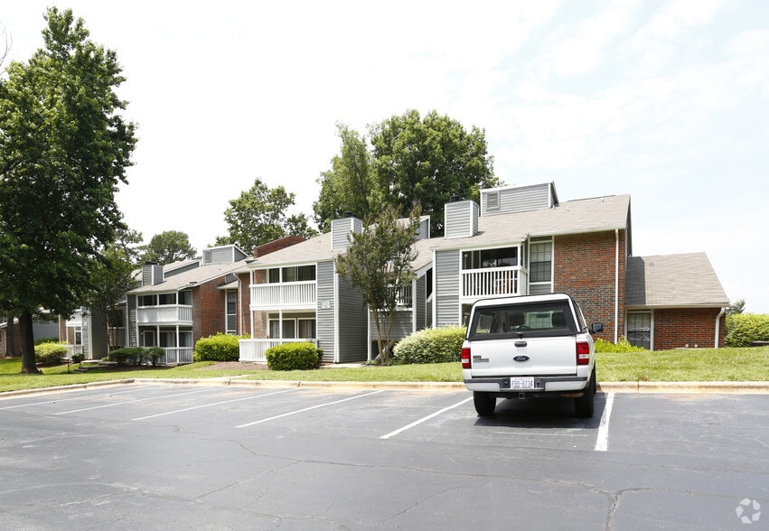 Building Photo - Duraleigh Woods