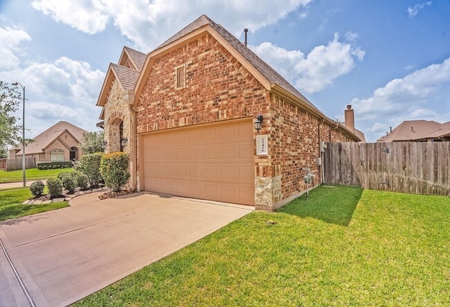 Building Photo - 23426 Tirino Shores Dr