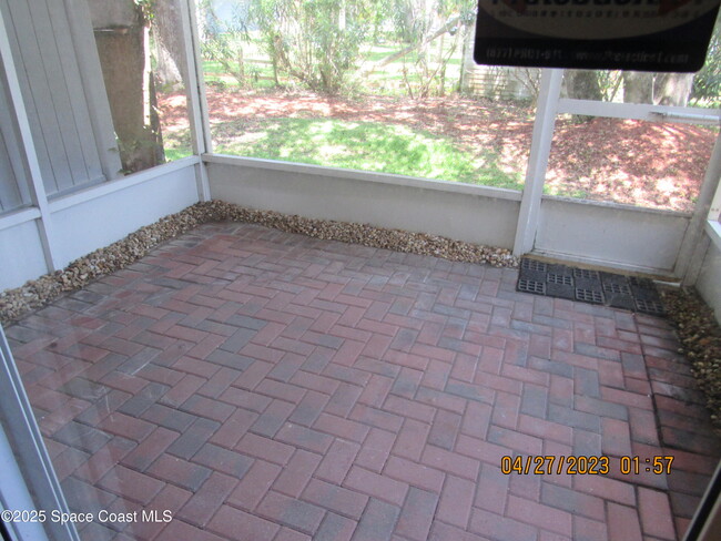 Building Photo - 302 King Neptune Ln