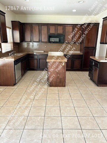 Building Photo - 12847 Antelope Ln