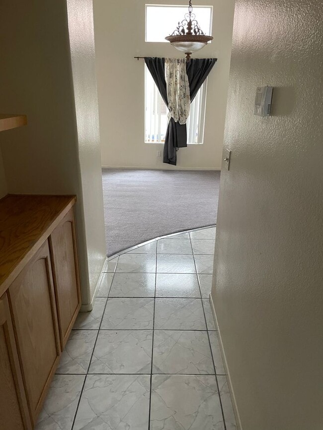 Building Photo - 3 BEDROOM SINGLE STORY HOUSE IN A CUL DE SAC