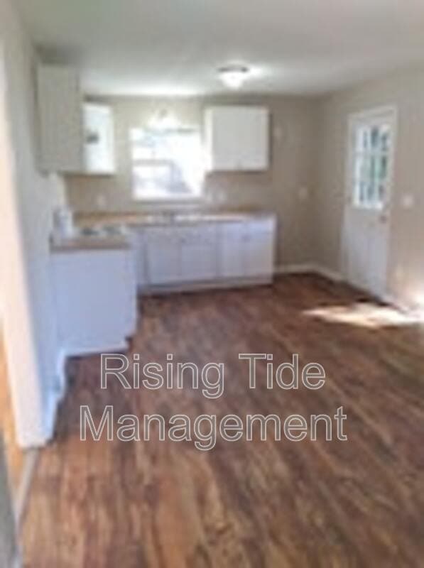 Building Photo - 428 21st Ave NE