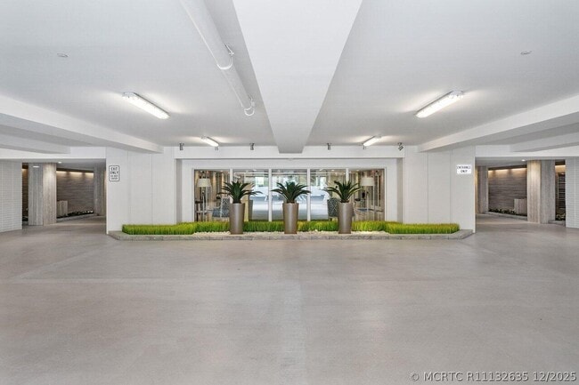 Building Photo - 2773 S Ocean Blvd