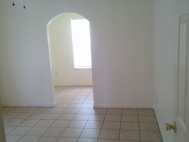 Building Photo - 3511 Westwood Dr