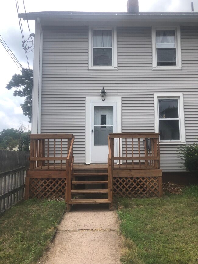 Primary Photo - 42 Spruce St