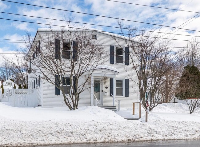 Building Photo - 14 Public St