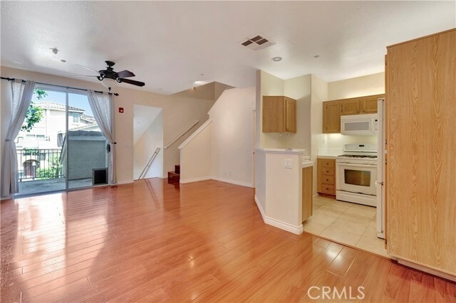 Building Photo - 1702 Crescent Oak