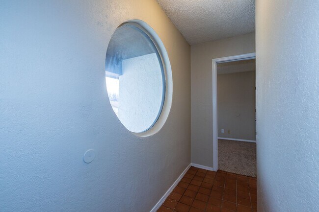 Building Photo - 4902 S Gum Ave