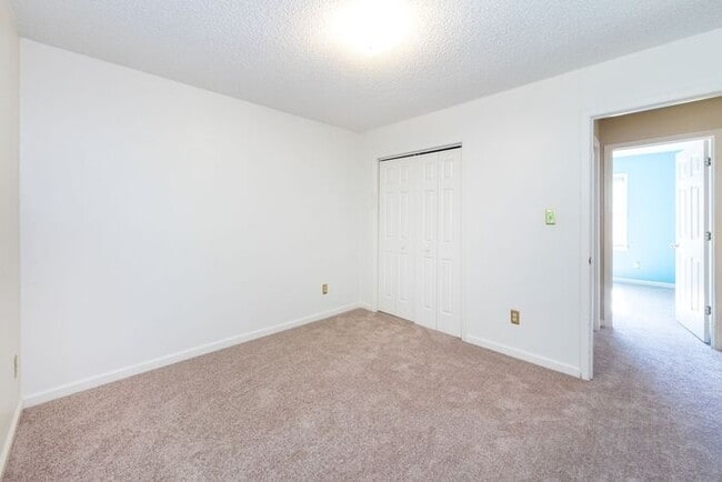Building Photo - 3BD/1BA Home in Hickory