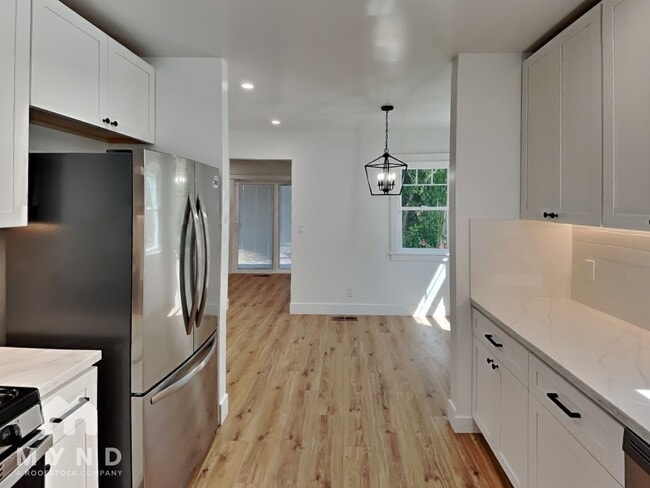 Building Photo - 3732 Buell St