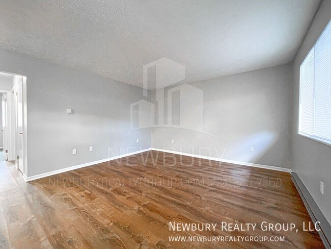 Building Photo - Spacious 2-Bedroom Apartment in a Serene C...