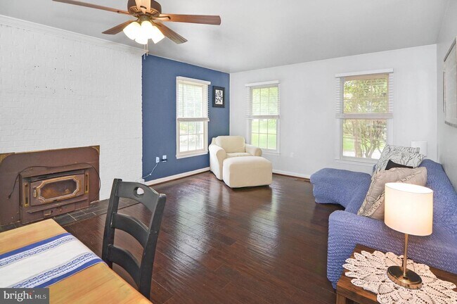 Building Photo - 6303 Gabriel St