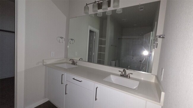 Building Photo - 25528 Starling Ln