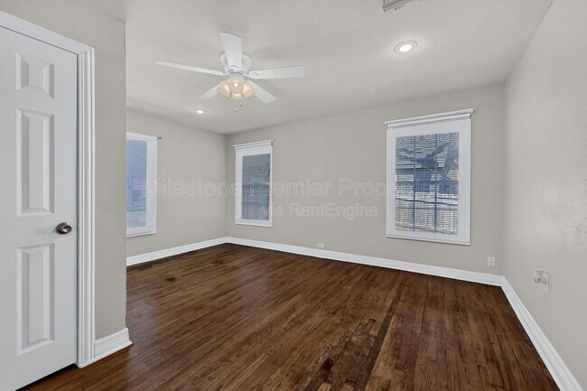 Building Photo - 1624 S Fannin Ave