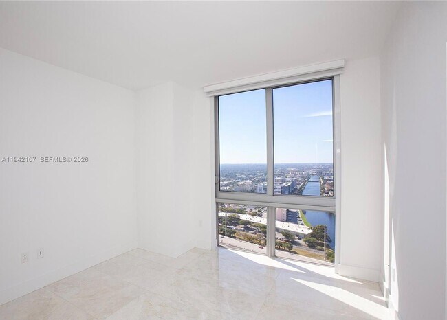 Building Photo - 16385 Biscayne Blvd