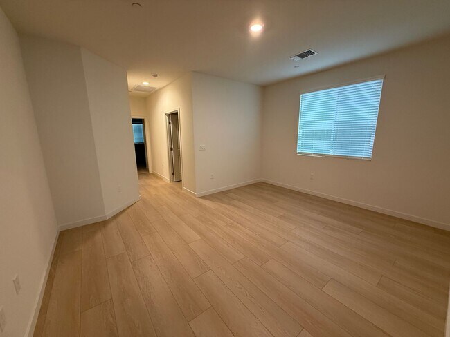 Building Photo - Beautiful New Build! MOVE IN SPECIAL