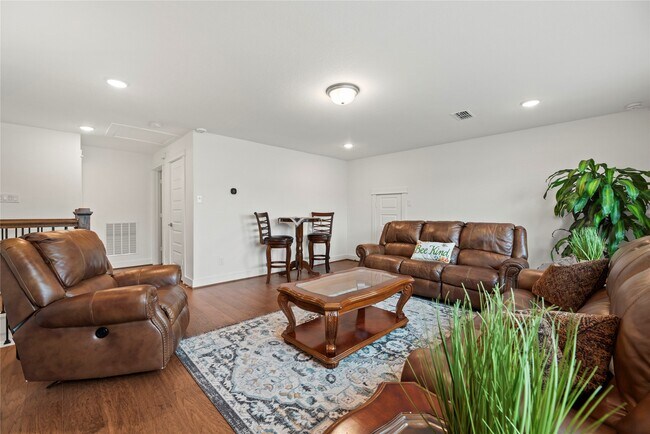 Building Photo - 3503 Kensington Gdns Ln