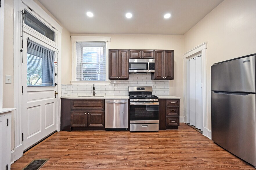 Building Photo - 1415 Locust St