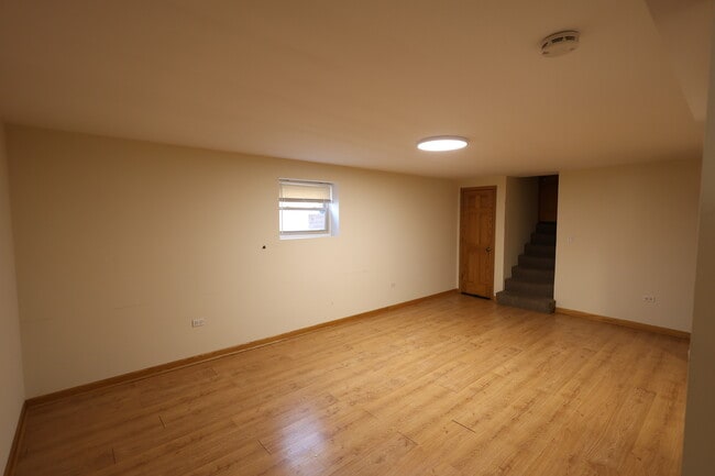 Building Photo - 9823 Linn Ave