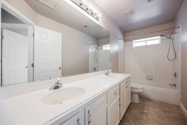 Building Photo - Beautiful Home in a Guard Gated Community