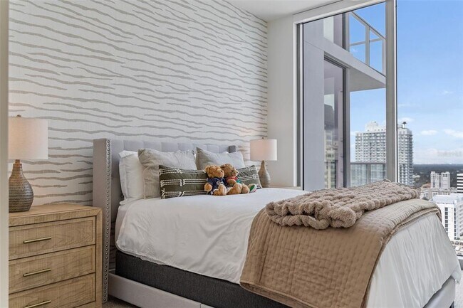 Building Photo - 301 1st St S