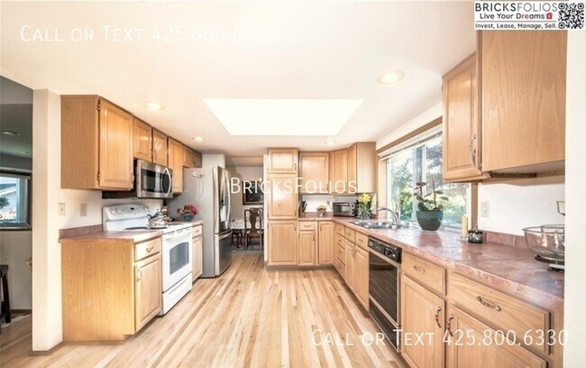 Building Photo - Beautiful Silver Lake Residence in Everett