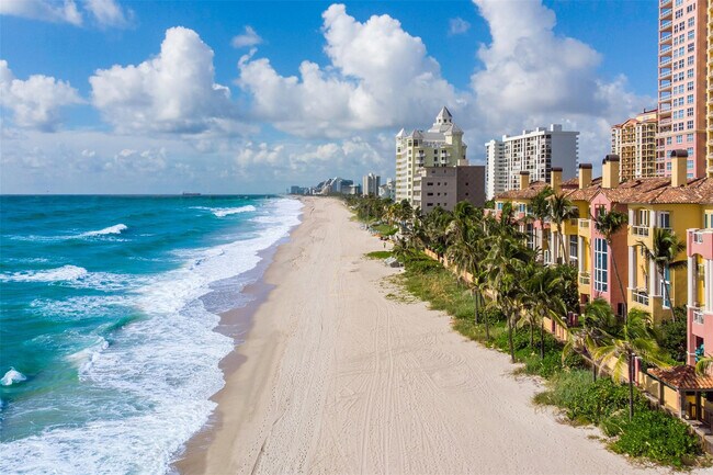 Building Photo - 2110 N Ocean Blvd