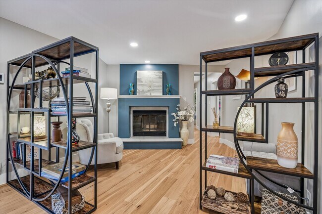 Building Photo - 8518 Westview Dr