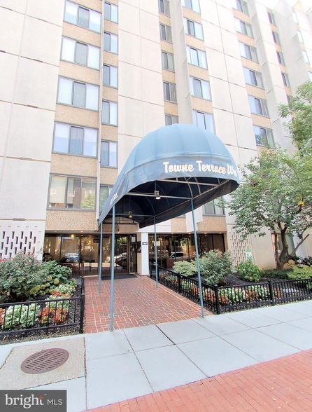 Building Photo - 1440 N Street NW Unit 1011
