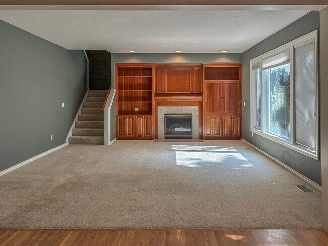 Building Photo - 9137 NW McKenna Dr