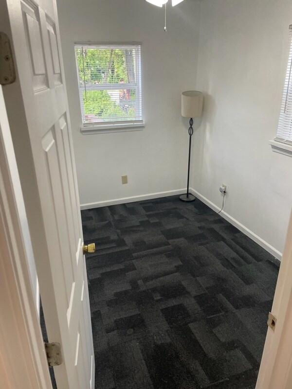 Building Photo - 1415 Longfield Ave