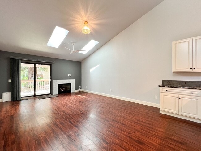 Building Photo - 39 Fountain Grove Cir