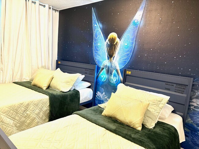 Building Photo - 333 W Shoreline Dr