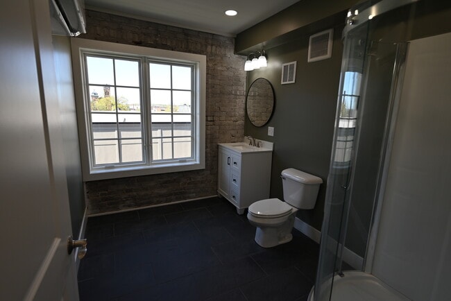 Building Photo - 208 S Jackson St