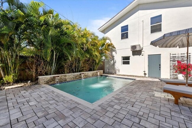 Building Photo - 2327 4th Ave N