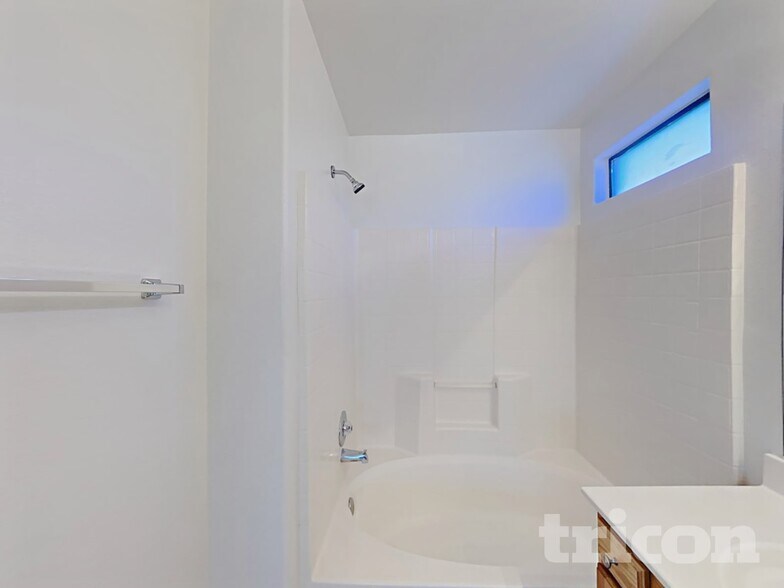 Building Photo - 2810 S 65th Ave